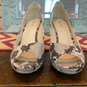Hardly used Snake skin Nine West scandales